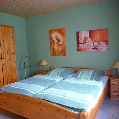 Ullas Gaestehaus Bed & Breakfast *